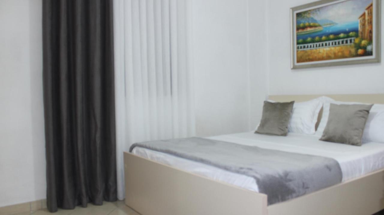 טיראנה Deni'S Family Apartment In New Blvd מראה חיצוני תמונה